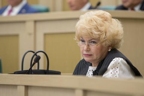 Ксения Собчак назвала причину, по которой Людмила Нарусова не вышла замуж после смерти Собчака