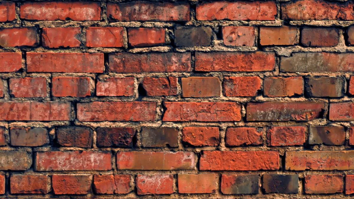 кирпичная стена
