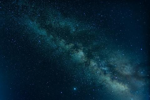 Почти Земля, но с ледяным характером: рядом с Солнечной системой нашли странную экзопланету