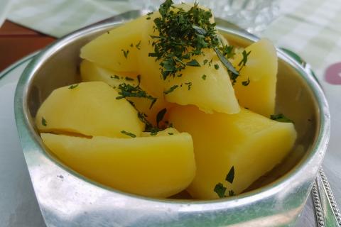 Картофель, запечённый со сметаной: классический рецепт с пошаговым приготовлением