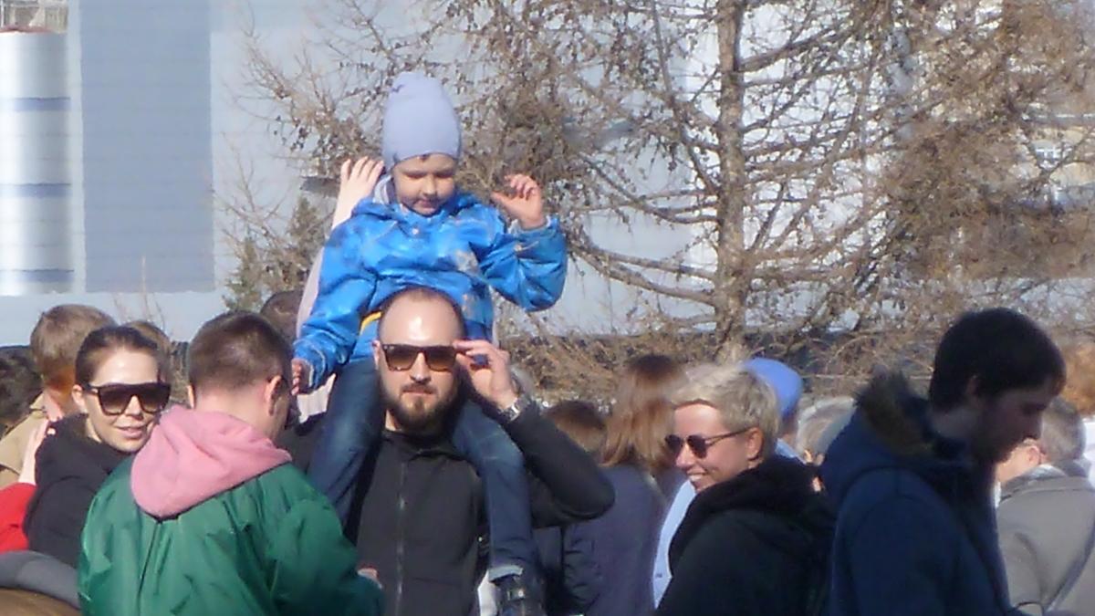Мужчина с ребёнком