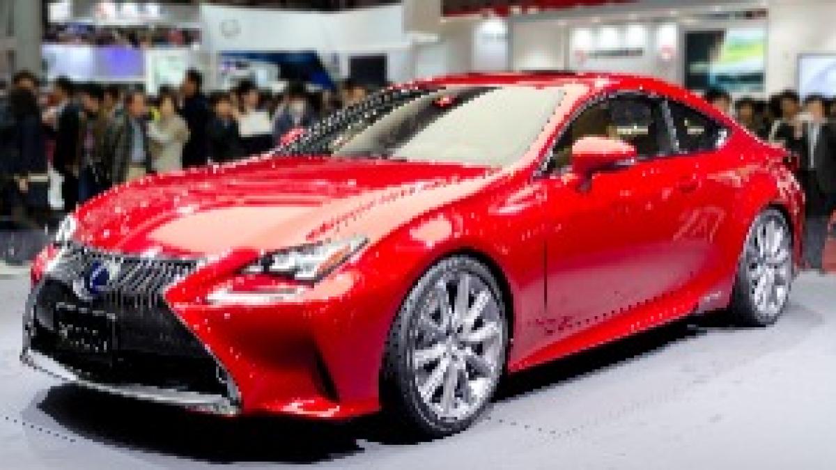 2013 Lexus RC 300h 01