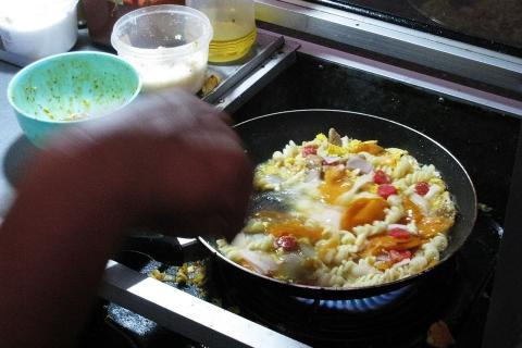 В Бангкоке популяризировали индонезийское острое блюдо себлак — TikTok