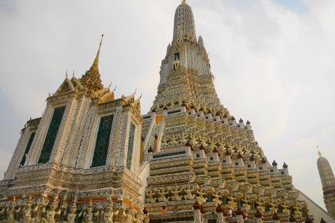 Речное такси в Бангкоке соединяет Ват Арун и Ват Пхо для удобного посещения туристов — туристический гид