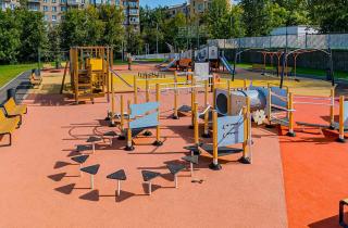 Игры на детской площадке помогают сжечь до 250 калорий — врачи