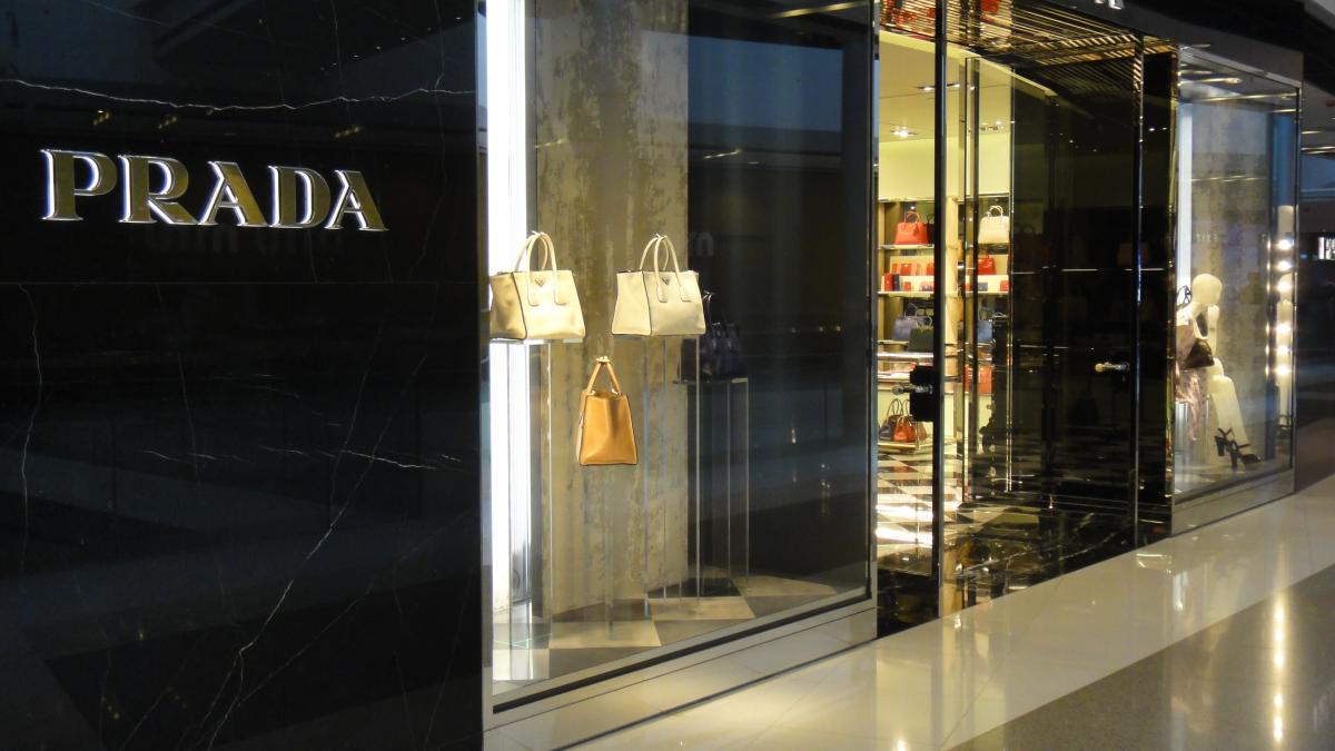 Магазин Prada