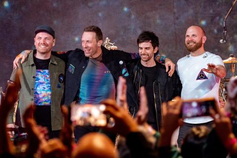 Концерт Coldplay раскрыл любовницу Энди Байрона: она оказалась женой миллиардера Эндрю Кабота