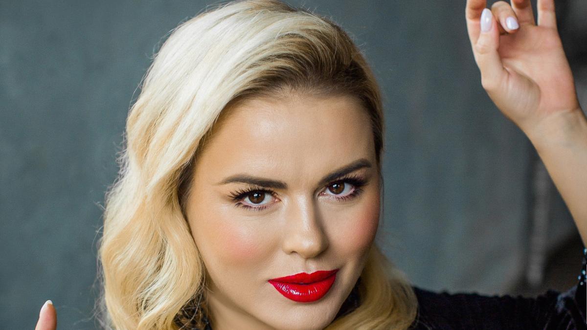 Анна Семенович Анна Семенович