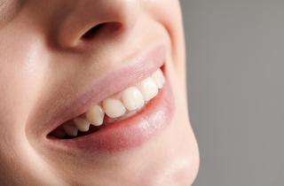 Стоматолог Инна Гришина рассказала, почему зимой усиливается чувствительность зубов