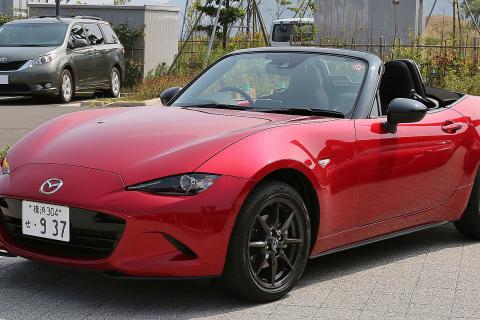 Дизайнер Mazda Том Матано, автор Miata и RX-7, скончался на 77-м году жизни