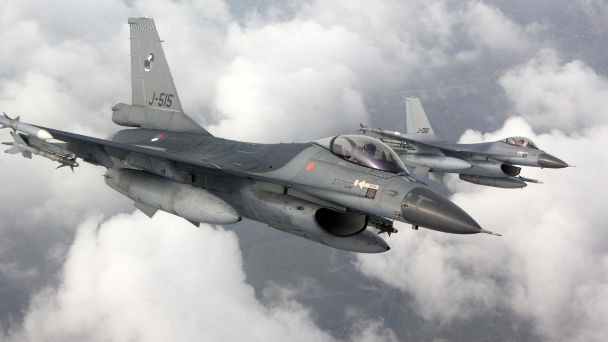 F-16, американский многоцелевой истребитель F-16, американский многоцелевой истребитель