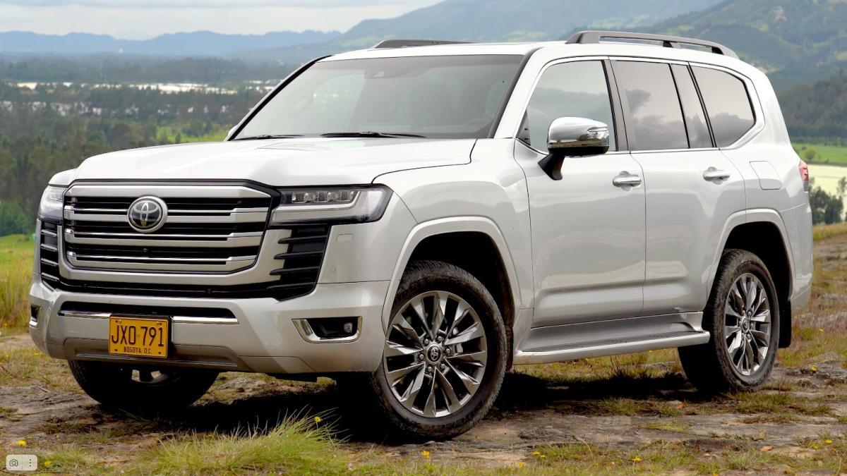 Toyota Land Cruiser 300