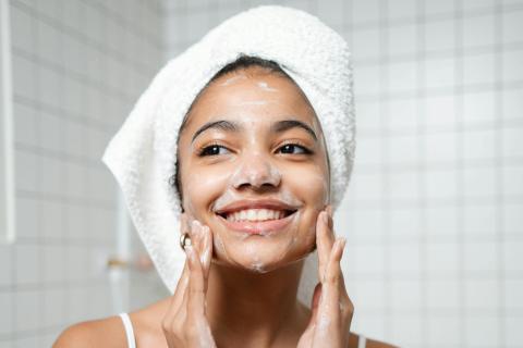 Морковные маски улучшают тон кожи и снижают сухость — косметологи