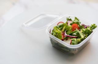 Стеклянные контейнеры лучше пластика для хранения еды, утверждают специалисты