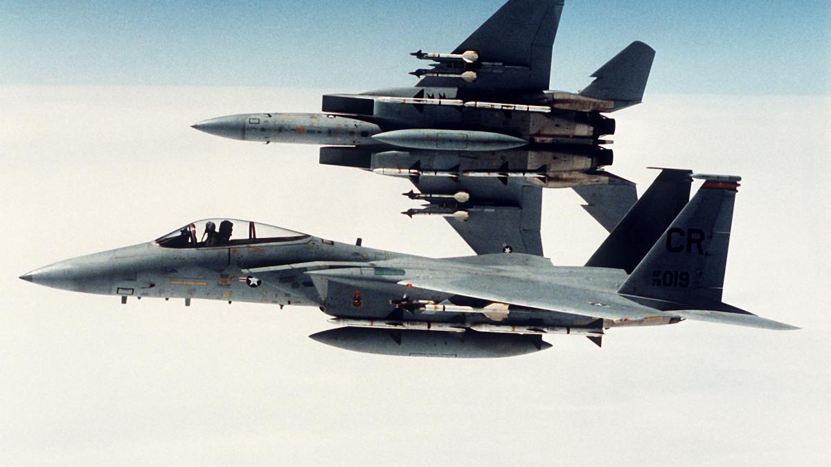 Истребители F-15 Eagle