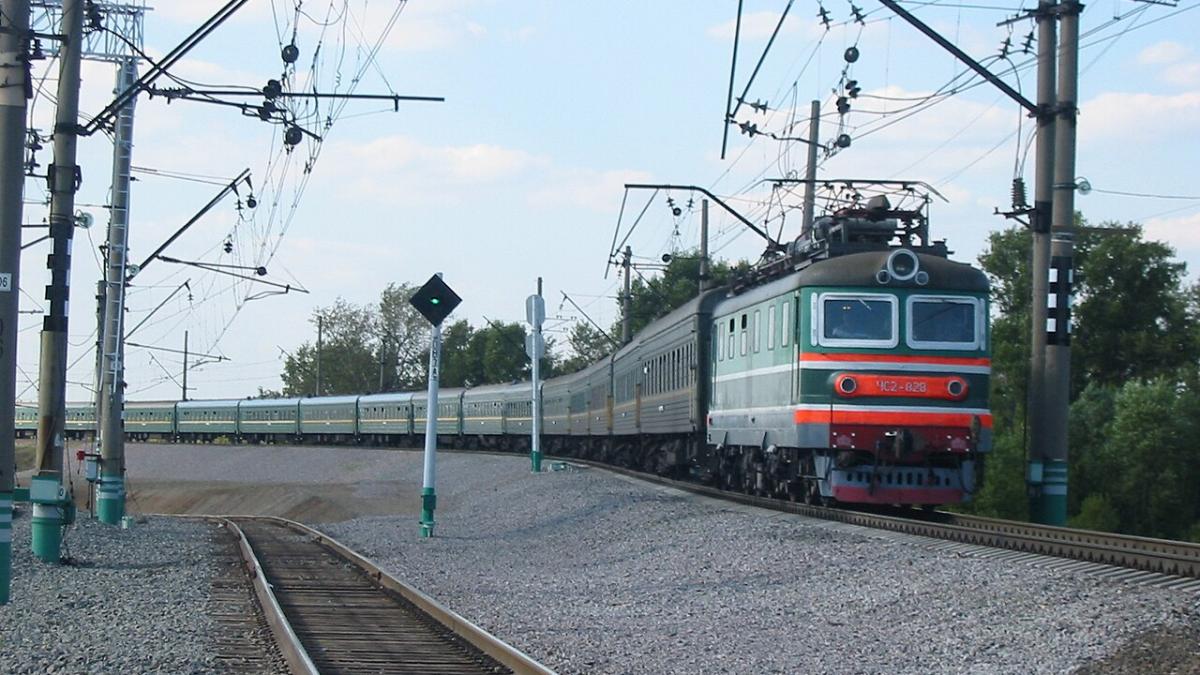 поезд дальнего следования