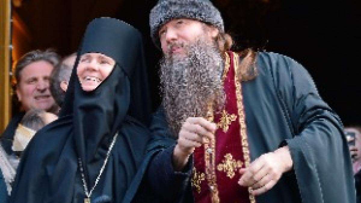 Московский Алексеевский монастырь. Запуск голубя прошёл успешно