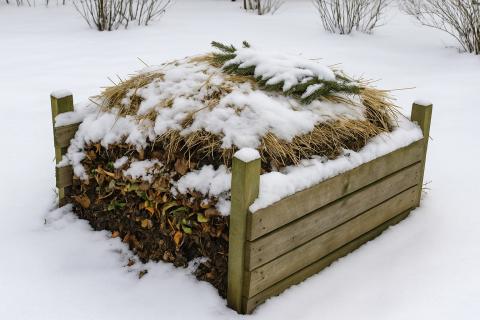 Материалы для укрытия компоста помогают поддерживать стабильную температуру зимой — Игорь Ляхов