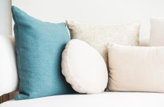 Натуральный латекс сохраняет форму подушек десятилетиями, отмечают эксперты