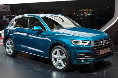 Audi представила премиальный внедорожник Q5 2025 года с гибридной системой 48V MHEV plus