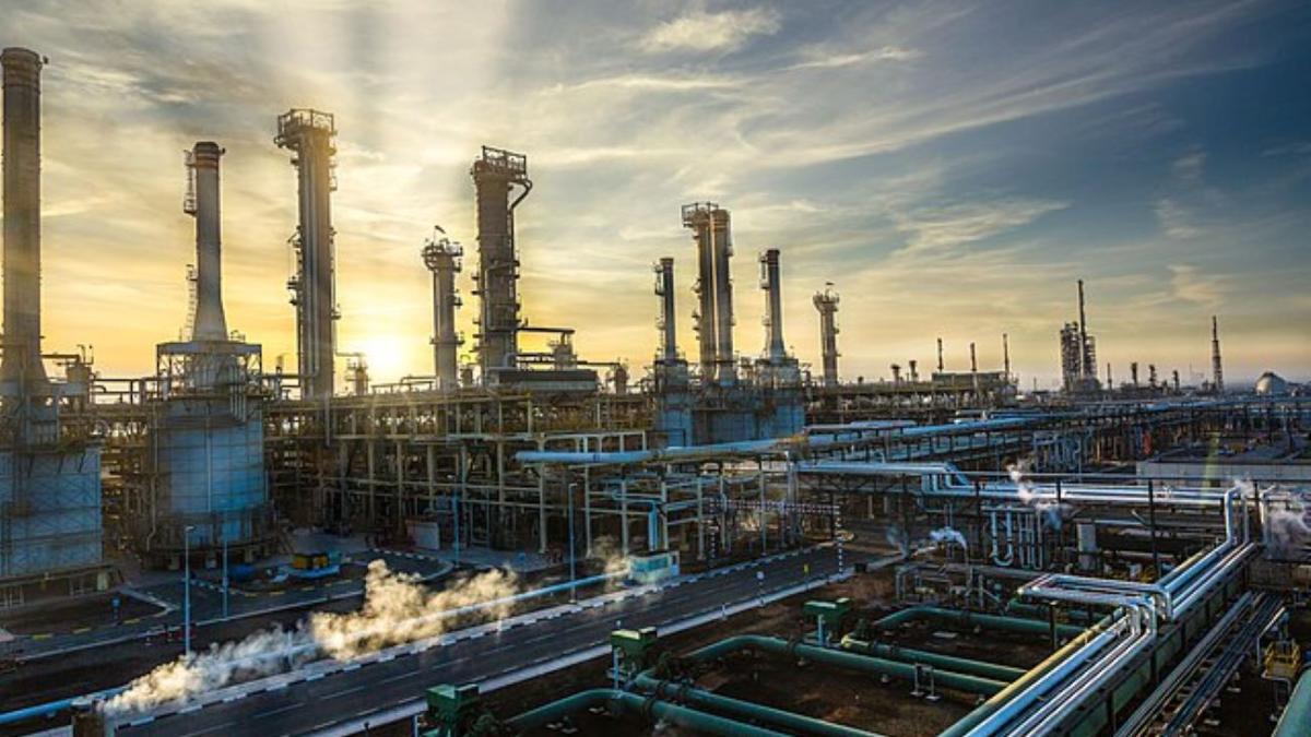 Нефтеперерабатывающий завод