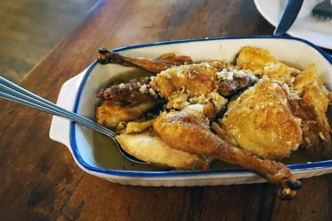 Шкмерули является одним из самых узнаваемых блюд грузинской кухни — кулинары