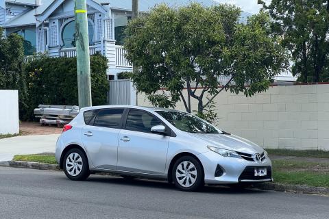 Toyota Corolla X является одним из самых надёжных седанов до 600 тыс. рублей — автоспециалисты