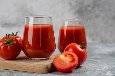 Как приготовить Кровавую Мэри с водкой, томатным соком и специями