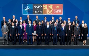 НАТО готовит декларацию об отказе от прямого вмешательства в конфликт на Украине