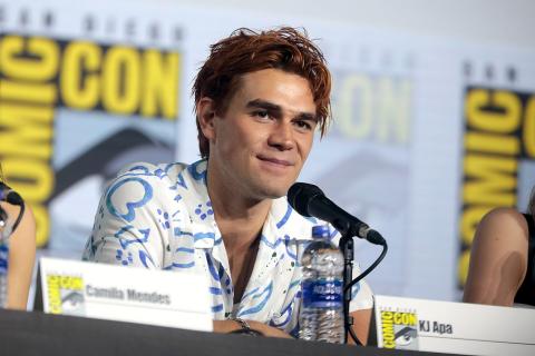 Variety: Кей Джей Апа сыграет Джимми Стюарта в новом биографическом фильме