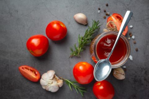 Готовая томатная паста подходит для пиццы, соусов, супов, рагу и мясных блюд
