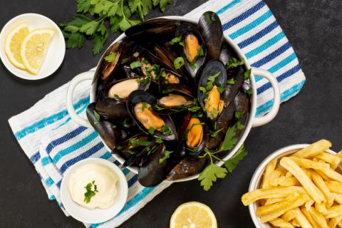 Как приготовить мидии в ракушках с сырной корочкой: пошаговый рецепт