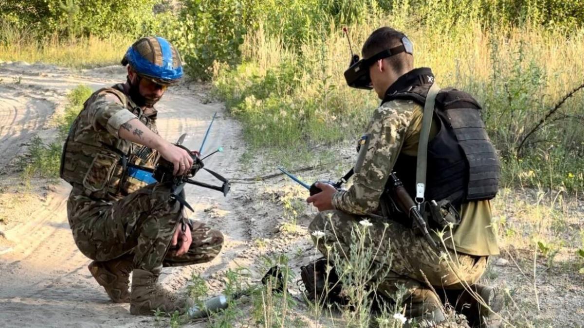 Украинские солдаты Украинские солдаты