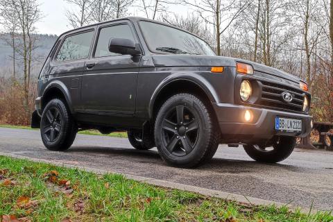 Lada Niva возглавила продажи на вторичном рынке кроссоверов в 2025 году
