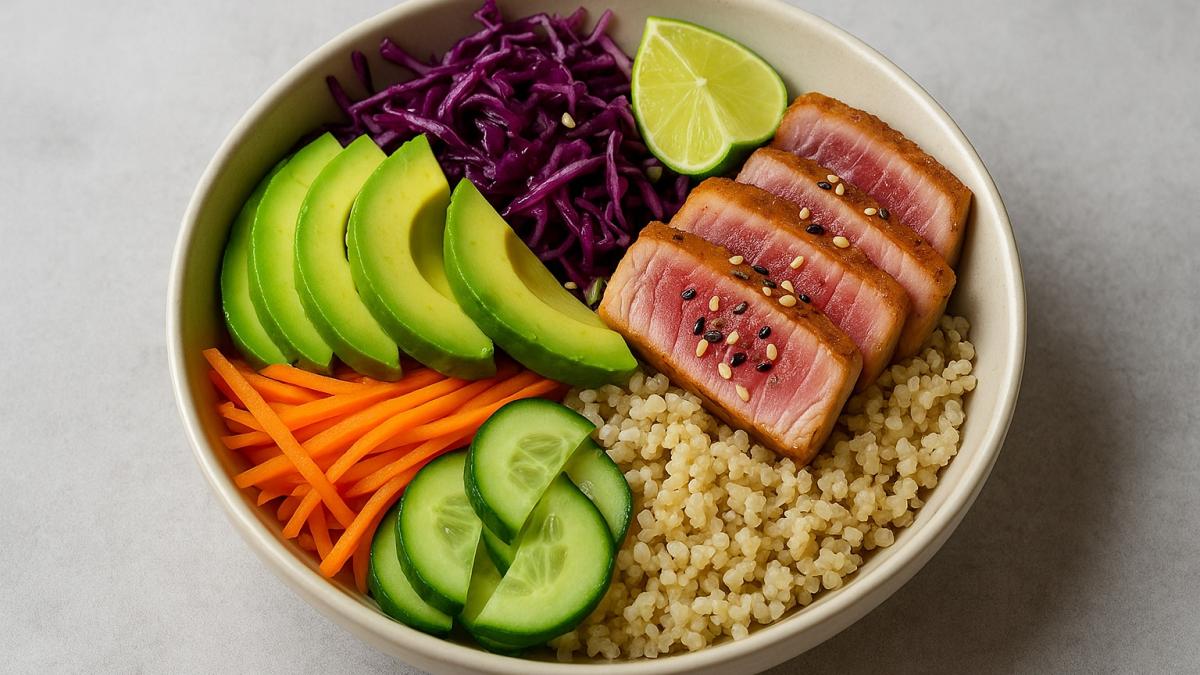 Боул с тунцом и овощами
