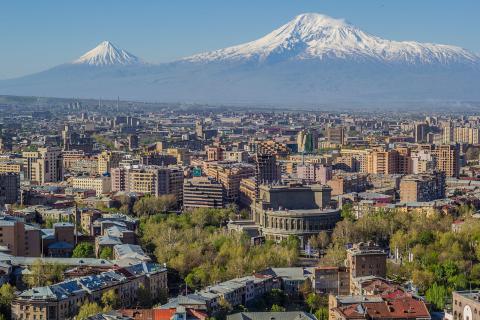 Офтальмолог Сулейманова: отражённый солнечный свет вызывает зрительную перегрузку