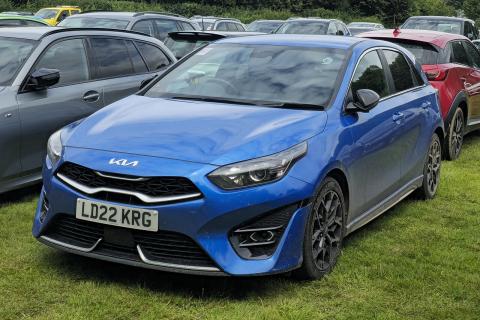KIA снизила цену на Ceed Tourer 2025 в Европе до 27 тысяч евро