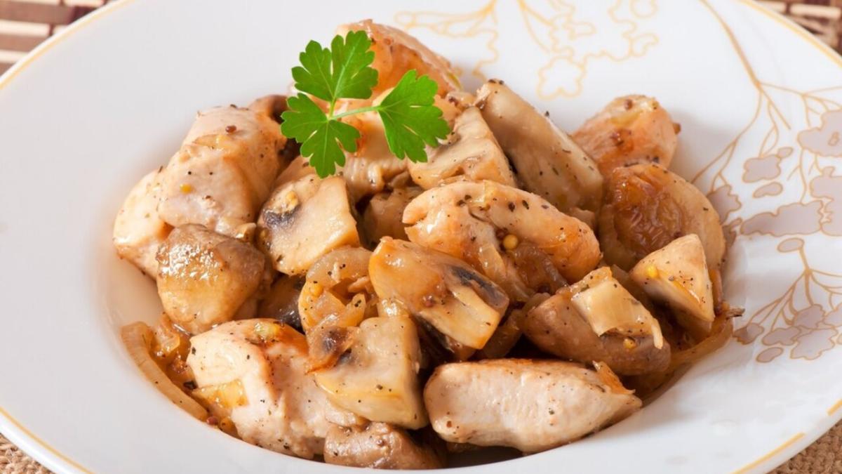 курица с грибами