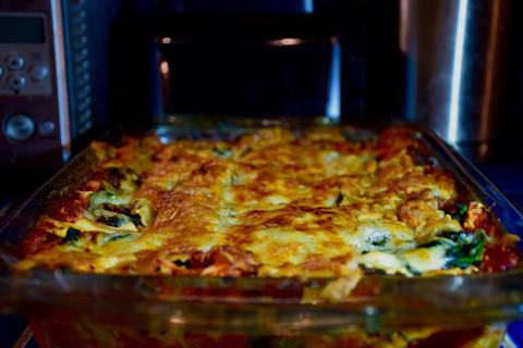 Как приготовить запеканку из куриного филе, баклажанов и помидоров