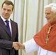 Медведев поговорит с Папой о прекрасном