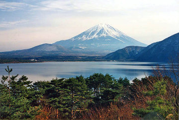РБК: вид на гору Фудзи испортят из-за любителей селфи