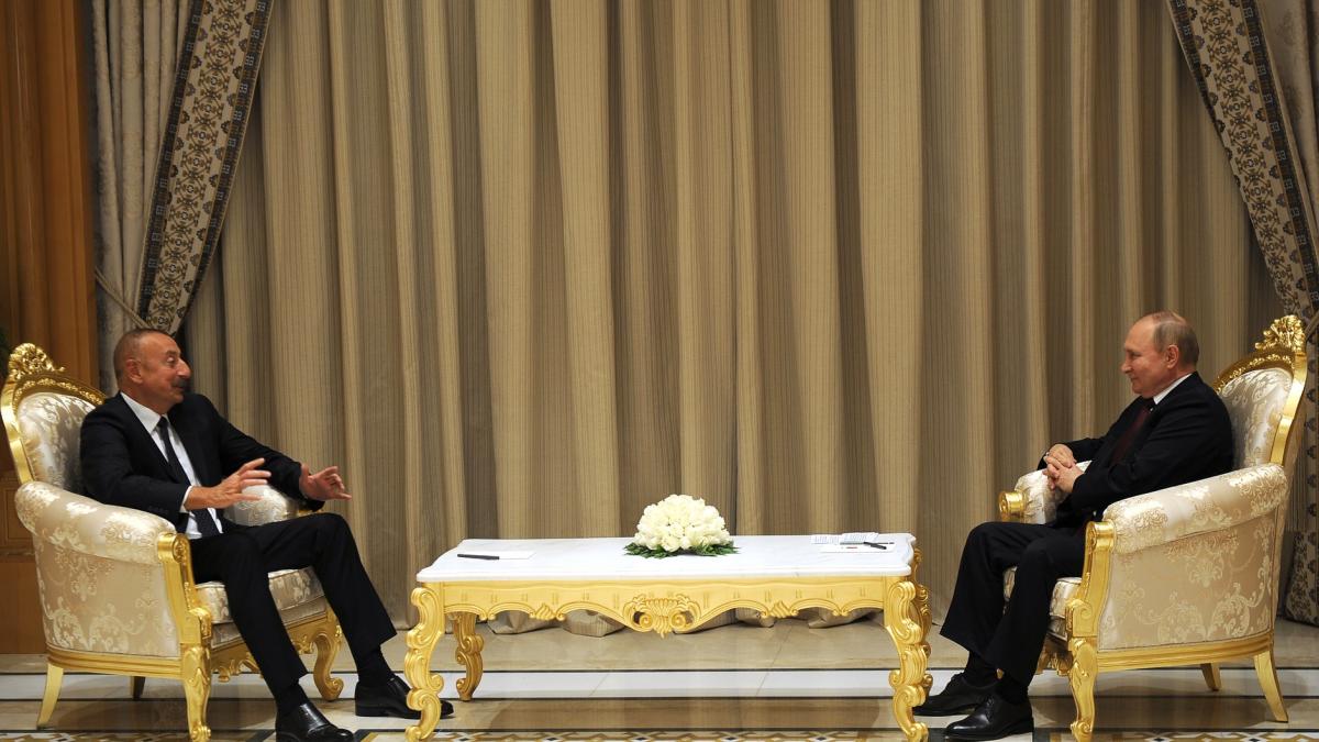 Vladimir Putin and Ilham Aliyev (2022-06-29) 02