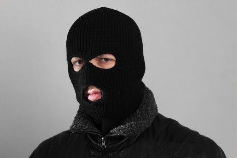 Специалисты по безопасности: отсутствие освещения у входа делает жильё уязвимым для взлома