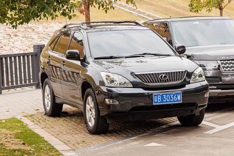 Lexus RX второго поколения за 1,5 млн рублей: плюсы и минусы по данным специалистов