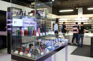 Сенатор Кутепов предложил ограничить продажу вейпов в Санкт-Петербурге