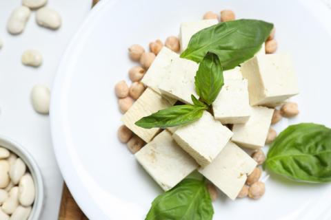 Очень плотный тофу с крахмалом даёт хрустящую корочку в сэндвиче — Пюре