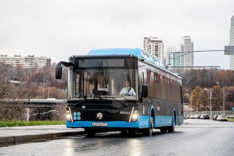 В рейсовом автобусе под Новосибирском школьница родила мальчика — NGS.RU