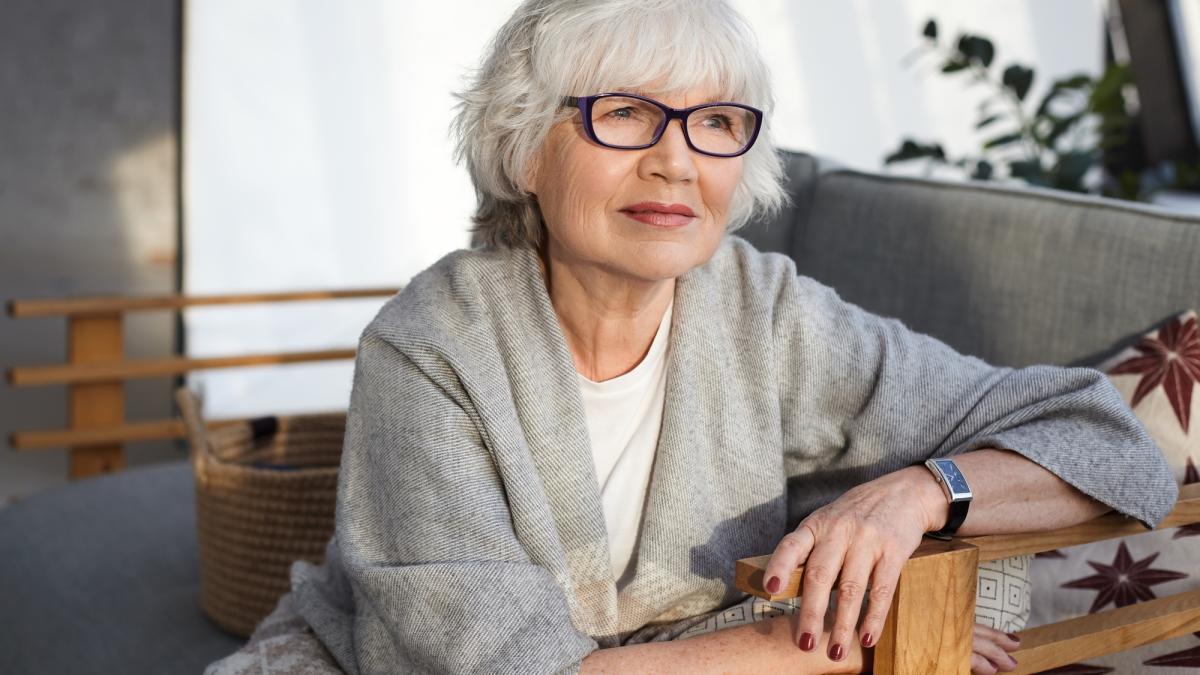 Пожилая женщина