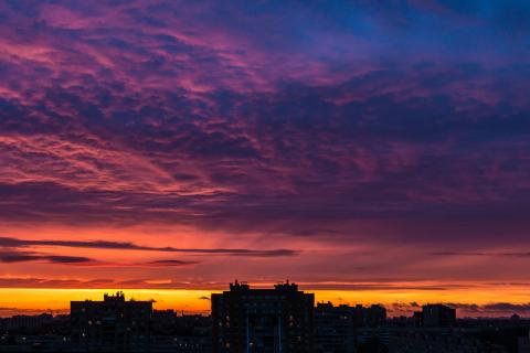 Учёные: поздний ужин повышает уровень сахара у людей с хронотипом совы