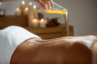 Сыворотка быстро впитывается и не оставляет жирной плёнки